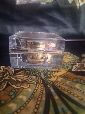 JLo Beauty That Fresh Take Eye Cream – Gold